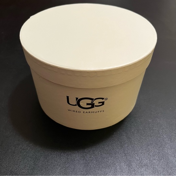 Ugg Music Ear Muffs - Picture 2 of 7